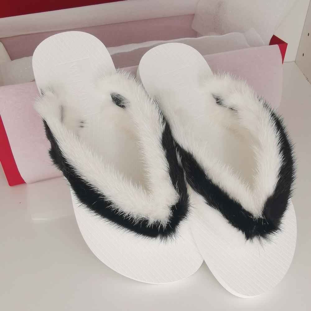 Valentino Garavani Mink Fur Sandals Sz 35 EU